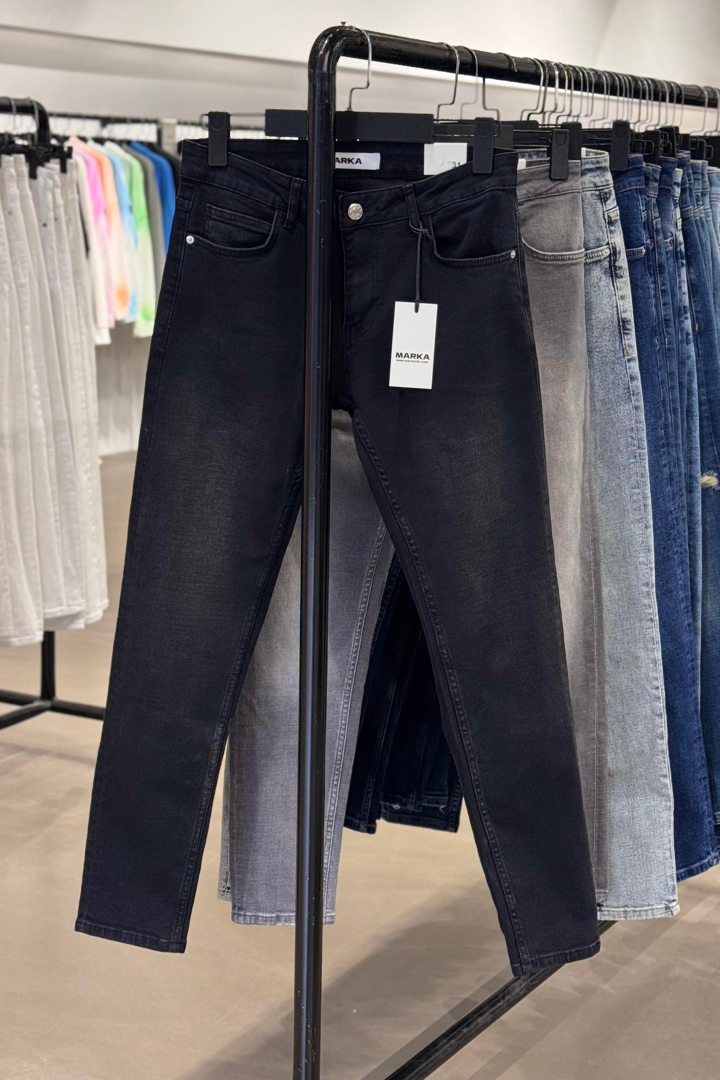 THE JUDE SLIM JEANS - BLACK