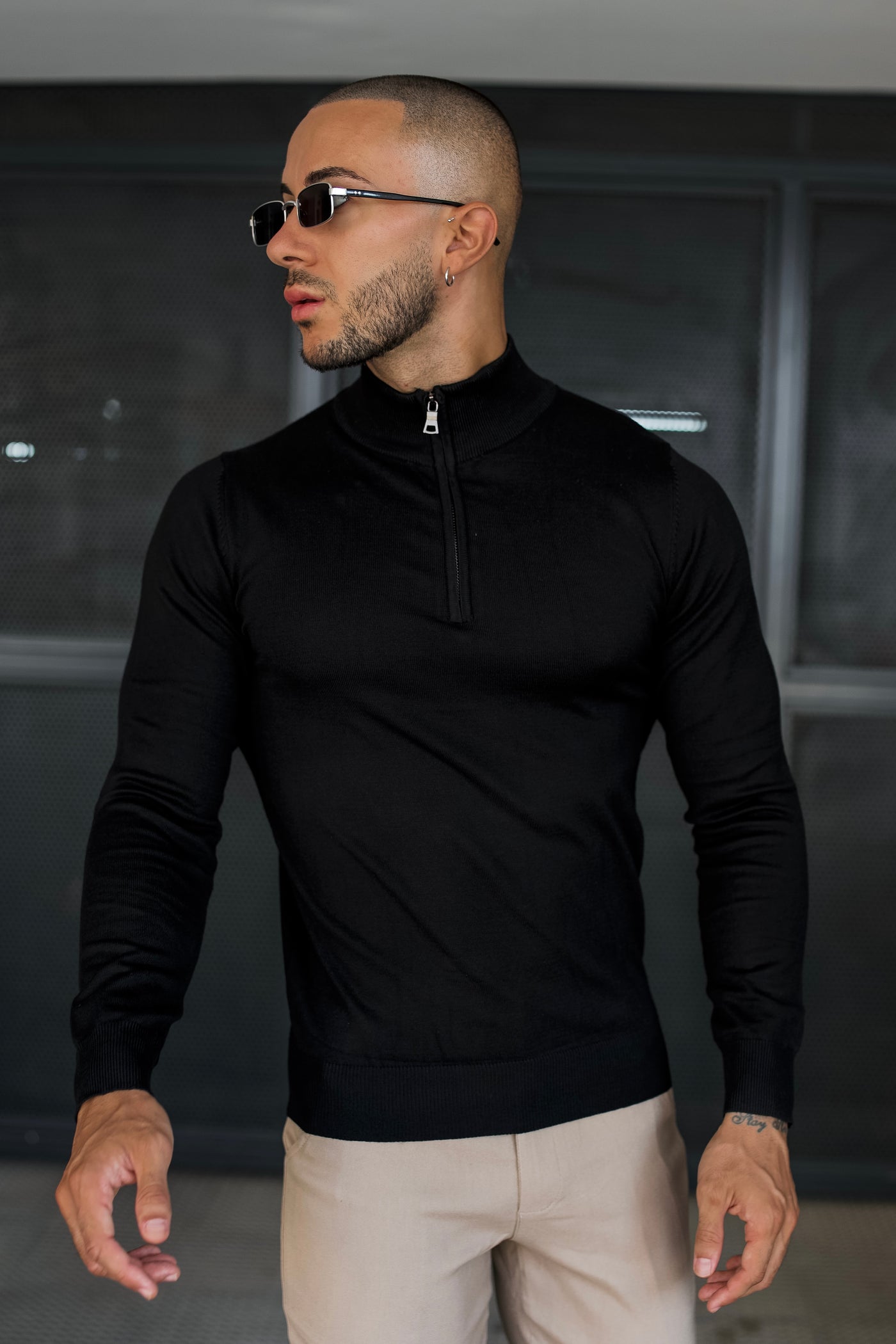 THE LUMA - HALF-ZIP SWEATER - BLACK