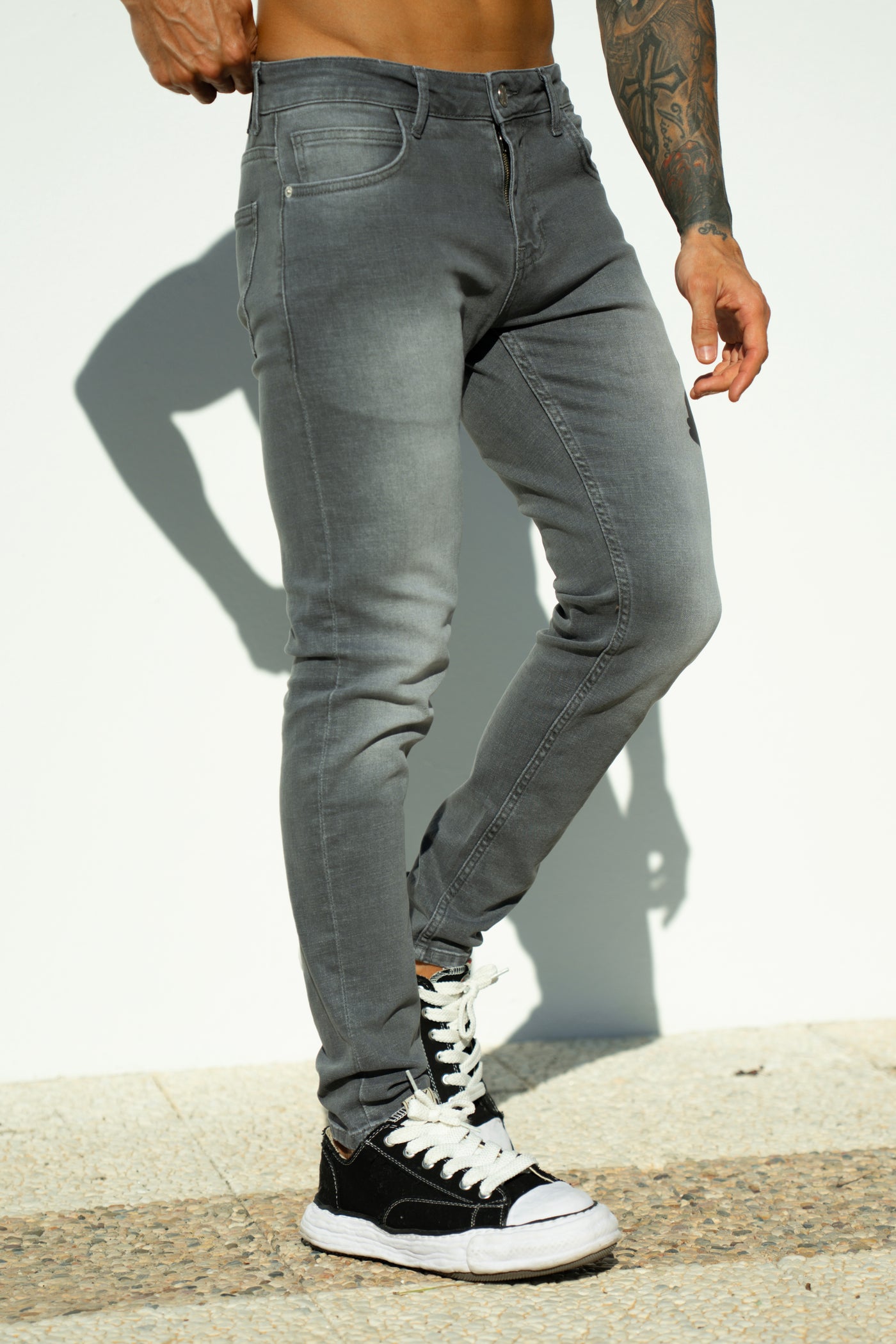 THE JUDE SLIM JEANS - GRAY
