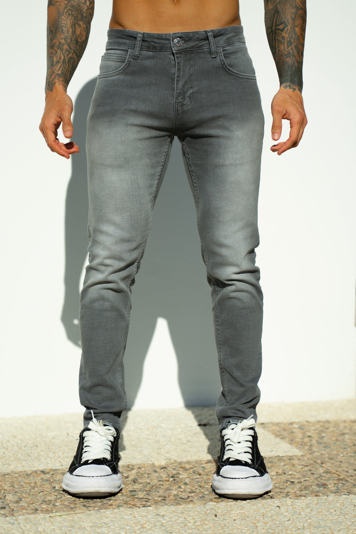 THE JUDE SLIM JEANS - GRAY