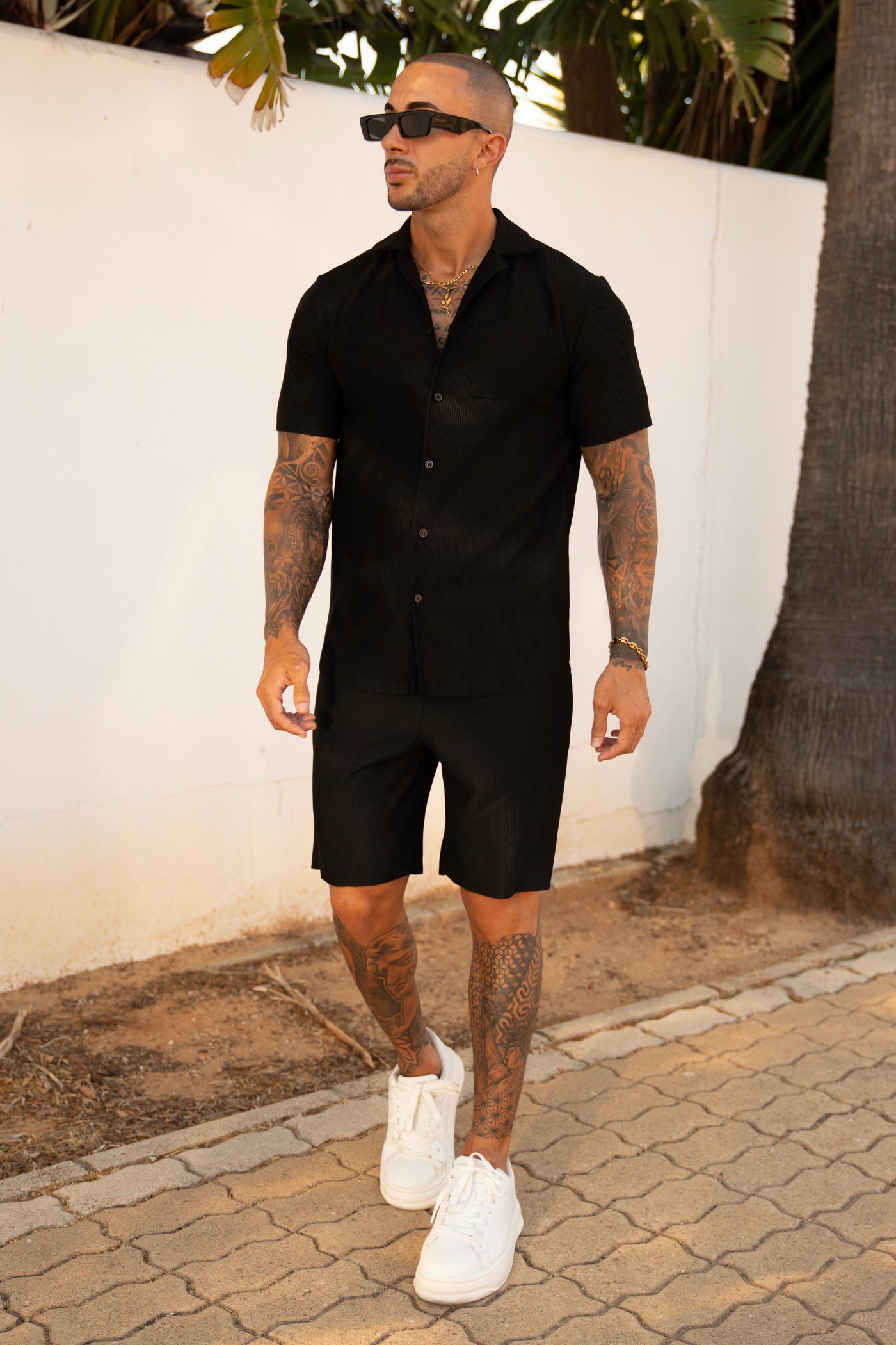 THE MYKA SET - BLOUSE + SHORT - BLACK