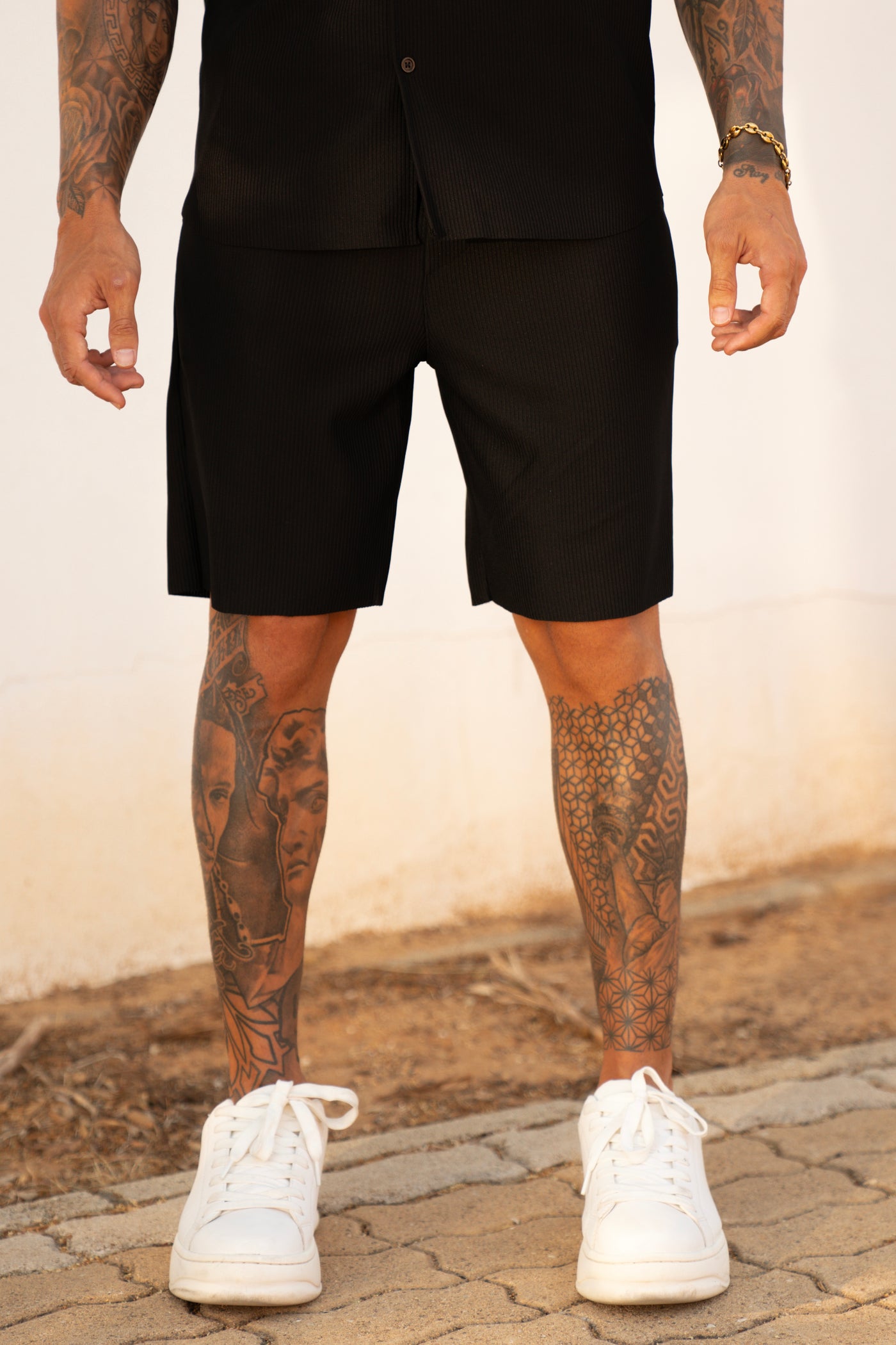 THE MYKA SET - BLOUSE + SHORT - BLACK