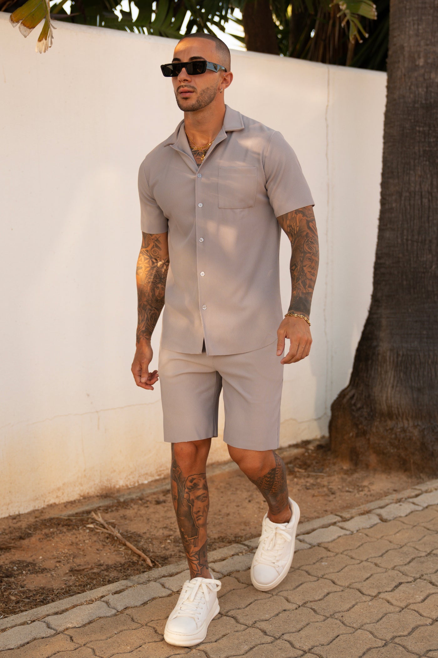 THE MYKA SET - BLOUSE + SHORT - GRAY