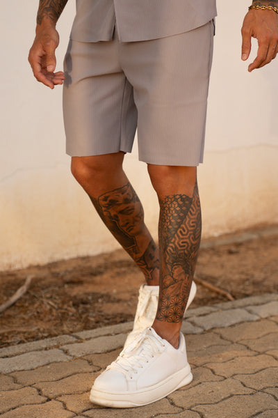 THE MYKA SET - BLOUSE + SHORT - GRAY