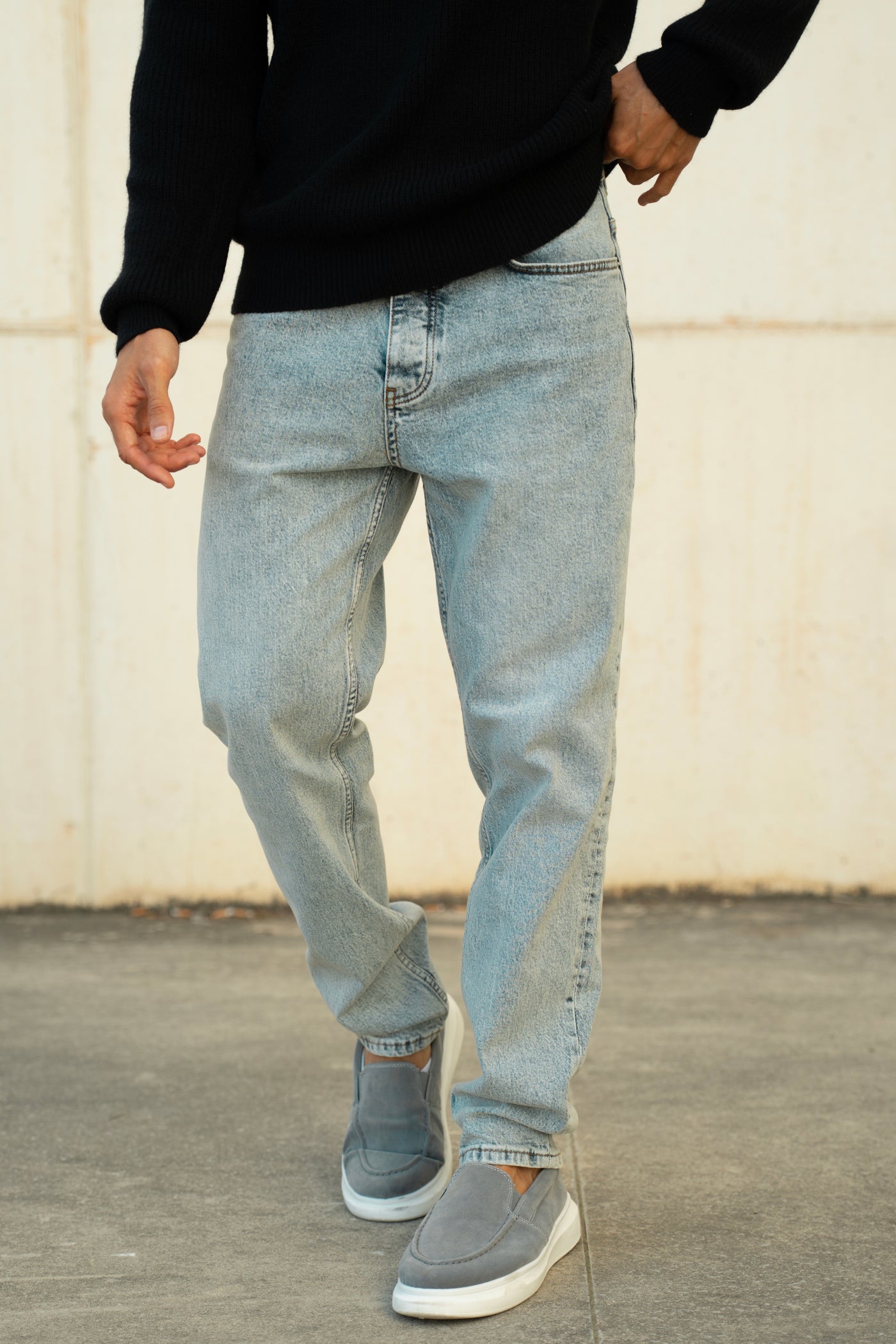 STRAIGHT FIT JEANS - BLUE
