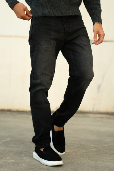 STRAIGHT FIT JEANS - BLACK