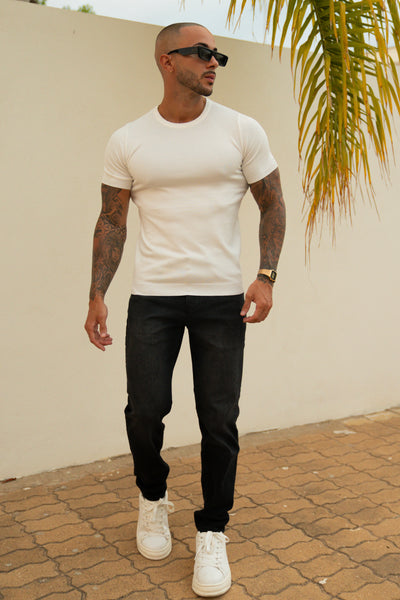 STRAIGHT FIT JEANS - BLACK