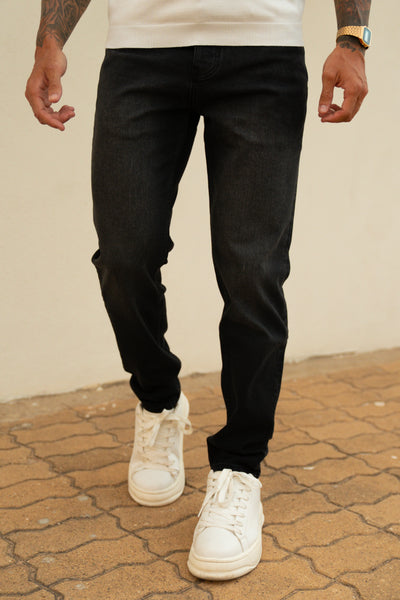 STRAIGHT FIT JEANS - BLACK