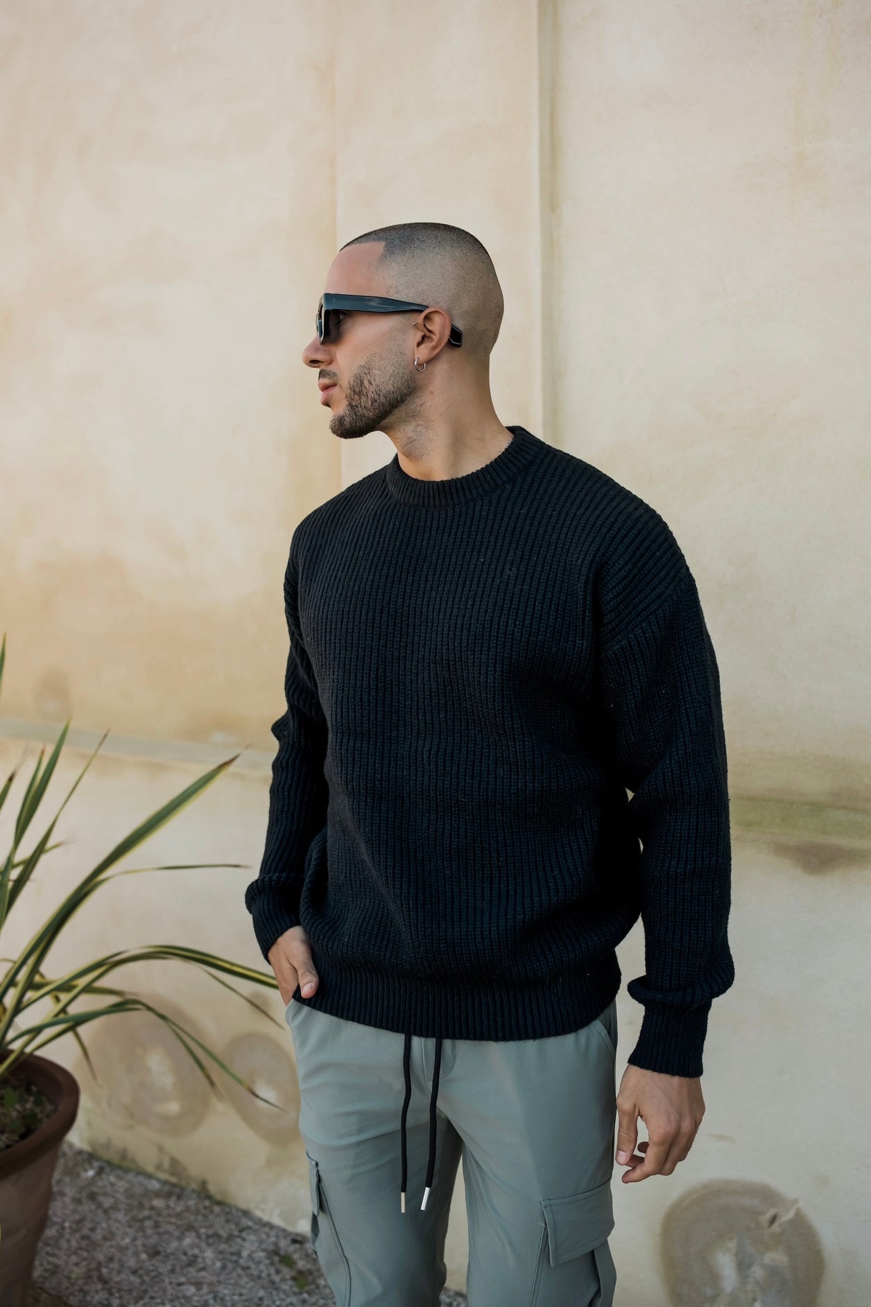 THE WOOLEN KNIT SWEATER - BLACK