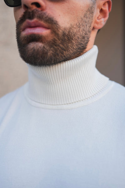 THE TURTLENECK  KNIT - WHITE