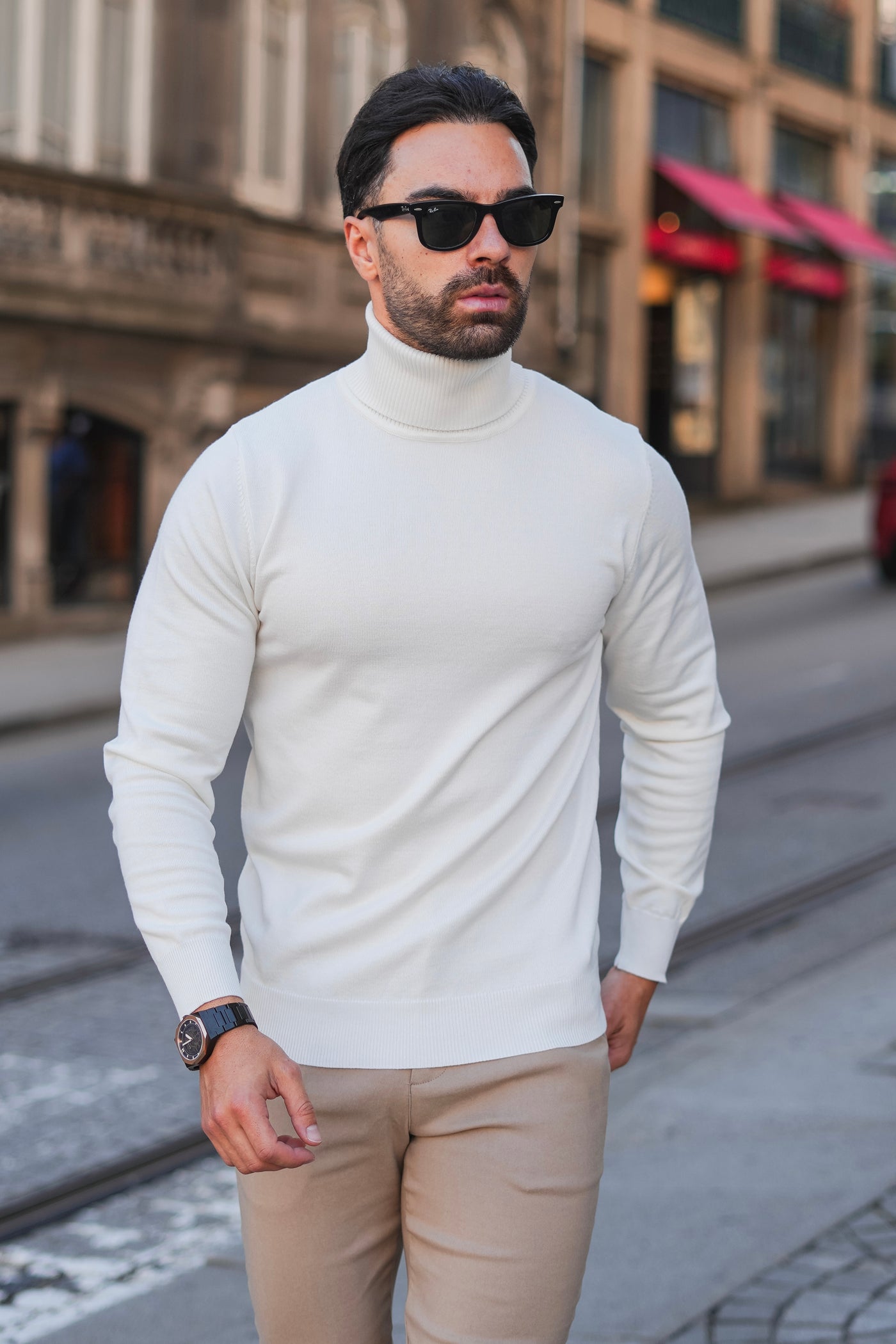 THE TURTLENECK  KNIT - WHITE