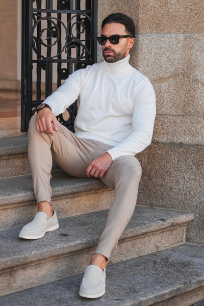 THE TURTLENECK  KNIT - WHITE